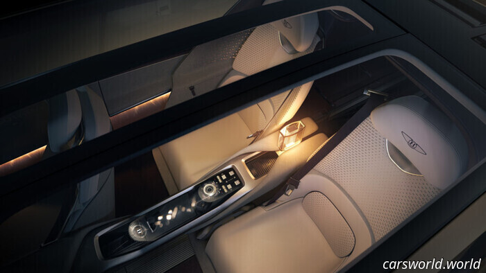 Первый электромобиль Bentley — концепт настолько странный, что у него даже нет переднего пассажирского сиденья | Carscoops